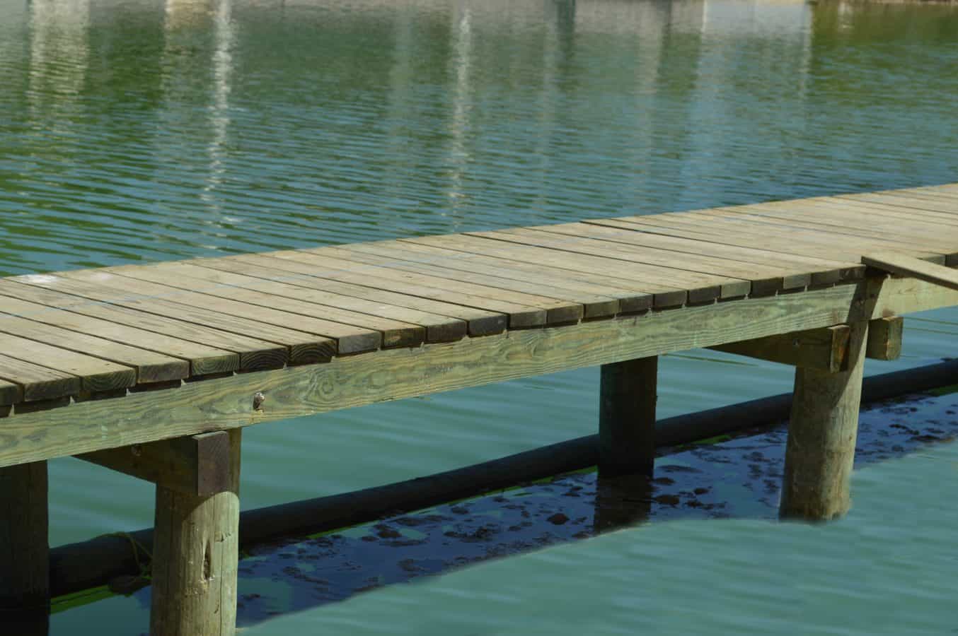 Puente de madera construido por Madera Mac en Tulum